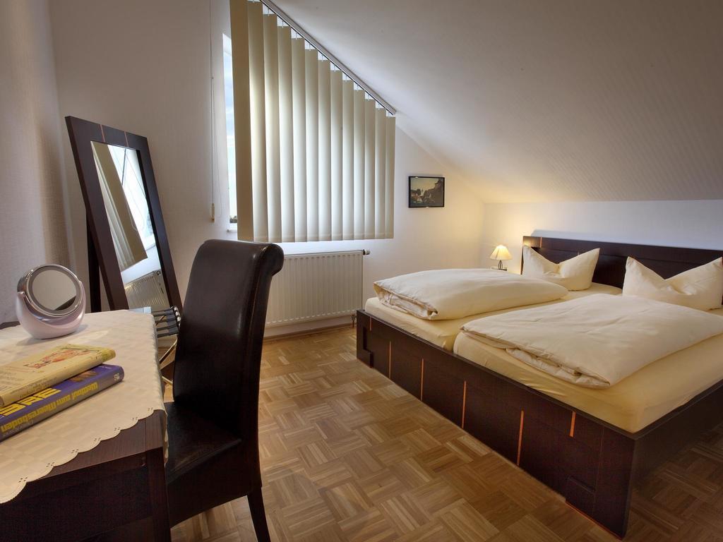 Hotel Garni Zur Bergstrasse Zwingenberg  Номер фото